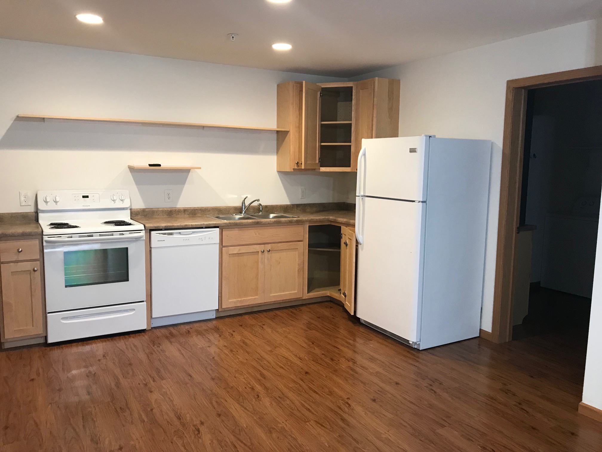 1875 W Pine St, #321